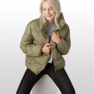 Stoic Short Puffer Jacket in Green